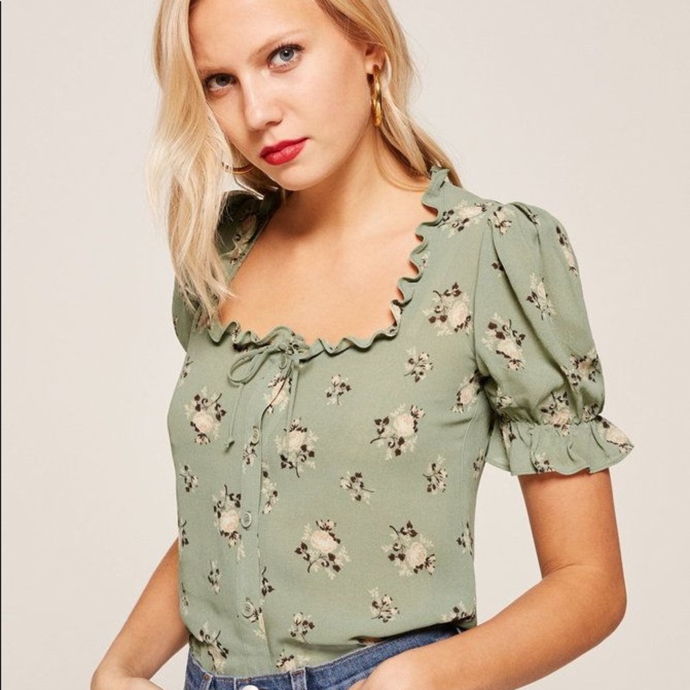 SOLD !! NWOT reformation pippa top